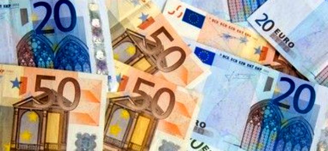 Jedinstvena valuta je porasla nakon sto su aktivnosti u sektoru usluga u evrozoni porasle